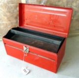 Metal tool box with removable tray is 18