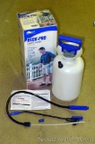 HomeRight Deck Pro 1 gallon plastic sprayer with hose and nozzle. Appears to be NIB.