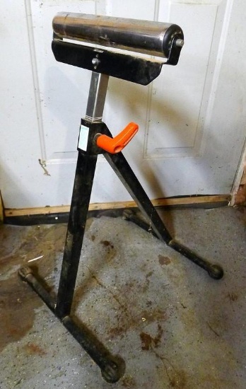 Adjustable Wolfcraft roller stand holds up to 250 lbs and extends to about 44".