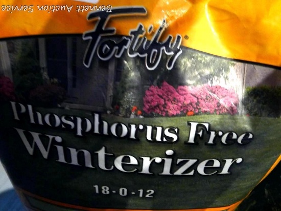 4 bags of Fortify Phosphorus Free Winterizer 18-0-12. Bags are 16 lbs and cover 5,ooo square feet.