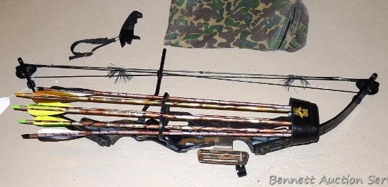 Proline Force XL-II compound bow. Comes with sight, quiver, six arrows, release and case.