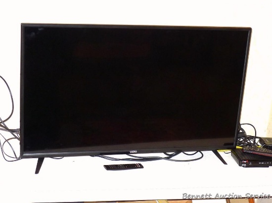 Vizio Model D43-F1 43" flat screen TV with remote is in very good condition, works.