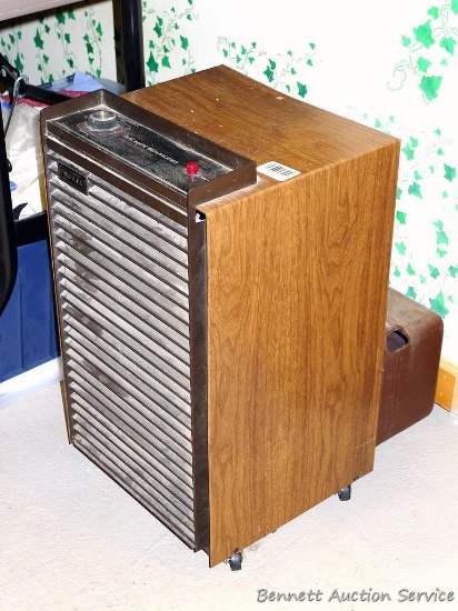 Crosley 40 pint frost free automatic dehumidifier, powers up. Cabinet measures 23" high x 13" x 12".