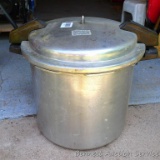 Mirro-Matic 22 quart pressure cooker with seal and regulator.