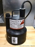 Ace brand 1/10 hp submersible utility pump, part no. 4039004. Runs.