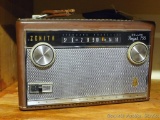 Vintage Zenith Deluxe Royal 755 radio with leather case. Measures 9