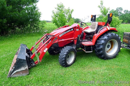 Watch the video. Case IH D40 four wheel drive tractor, ID# HBA017556