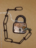 Antique Yale 1026 padlock was made in USA, measures 1-1/2