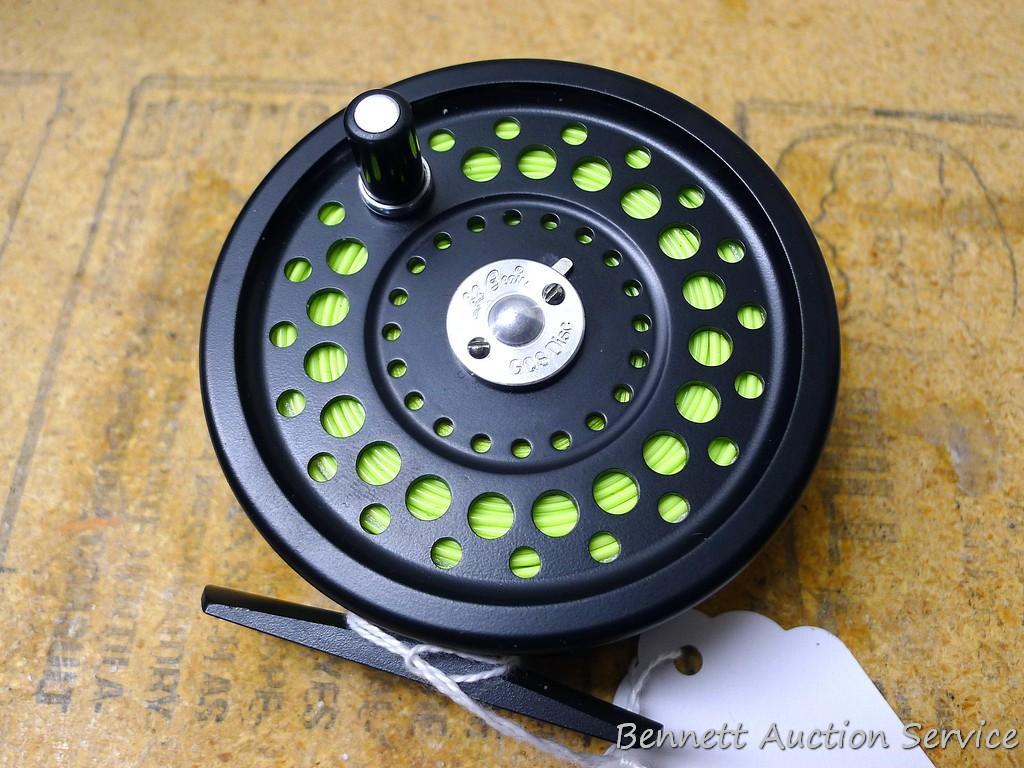 LL Bean GQS Disc 4/5 fly fishing reel with case.