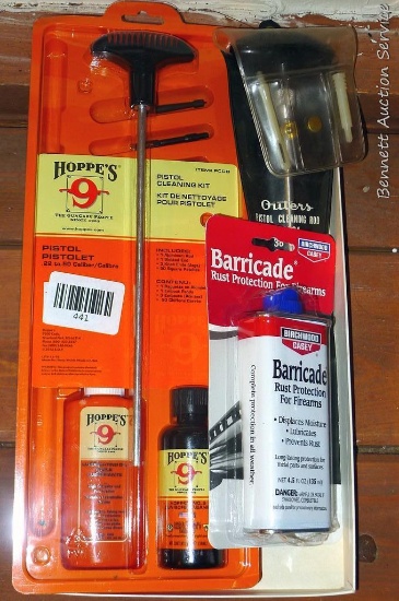 Hoppe's and other gun cleaning supplies.