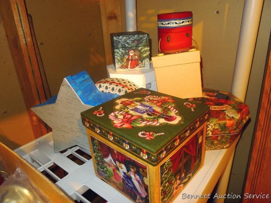 Variety of Christmas gift or display boxes. Largest is approx. 7" x 7" x 6" and has a lift out tray.