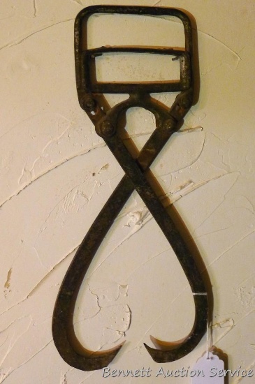 Pair of antique ice or log tongs. Opens to about 12? wide. Squeeze grip mechanism works.