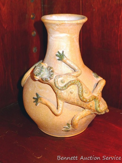 Hand made ceramic bulb vase with gecko on it, by Irene Gimeno. In excellent condition. Measures 7?