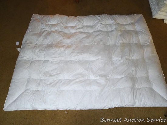 Pillowtex goose feather comforter is 60" x 80" in like new condition.