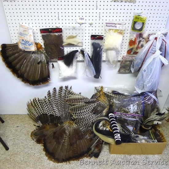 Quantity of assorted feathers, plus some horse hair - ready for projects. Pile on floor is approx.