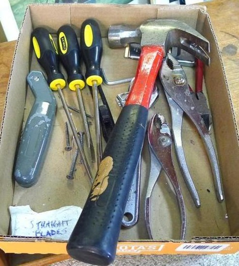 Claw hammer, carpet knife, Stanley screwdrivers, more.