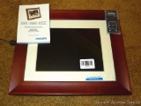 Philips digital photo frame displays a 10