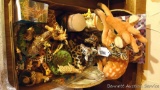 Giraffe lovers lot #2! Includes over 30 pieces with many figures, gorgeous 11? plate, and more. Some
