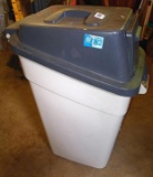 30 gallon garbage can with lid.