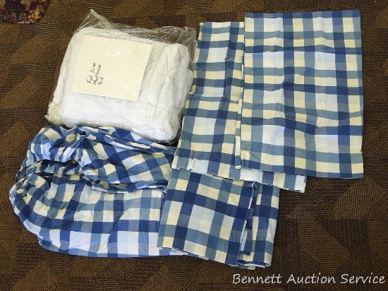 Set of flannel sheets 92" x 85" with pillow cases; full size mattress pad.