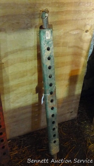 Category 3 draw bar is 32" between ends.