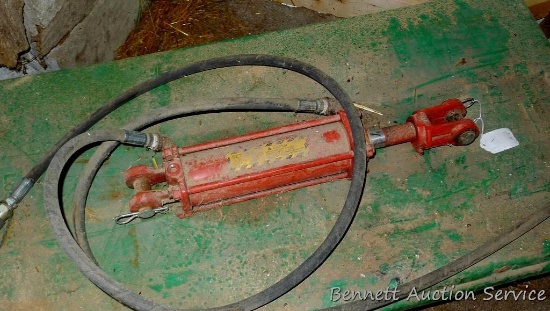 1-1/4" hydraulic cylinder 1Z0114 with 6' of hose.