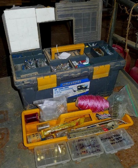 Work Force 20" tool box with lift out tray holds string, coping saw blades, door hinges, Craftsman