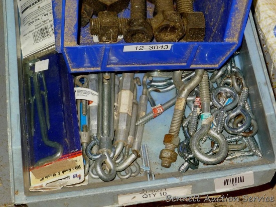 Nice collection of snap hooks, eye hooks, gate hooks, pulleys, quick links, turnbuckles and more.