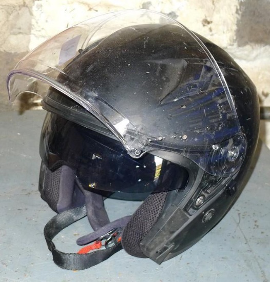 Motorcycle helmet Bilt Route DOT certified size L. Has built in ventilation and sun shield. This is
