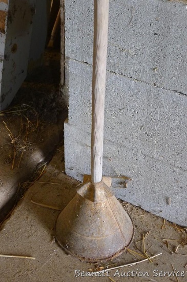 Rapid Washer! The original clothes washing machine. Hand held plunger is 40" tall.
