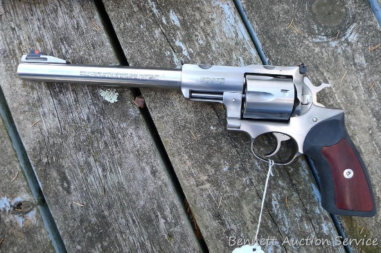 Ruger Super Red Hawk double action revolver in .44 Magnum. 9-1/2" barrel has a bright bore with good