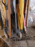 Five misc. handles; scoop shovel with wooden handle; cute 27