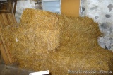 Approx. 20 bales of straw. Each approx. 3'.
