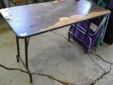 Sturdy 4' banquet table is 2' wide and 29