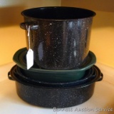 Two enameled roasters, larger is approx. 18