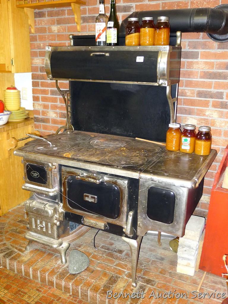 Antique Elmira Stove Works wood cook stove with | Proxibid