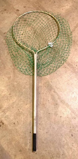 Aluminum Landing Net; 20" opening 36" handle; nylon net; 3 small holes noted