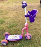 Disney Princess 3 wheel scooter with basket , lights don?t appear to work, 25