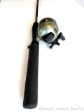 Zebco 202 fishing reel and rod combo, 2pc 5 1/2 ft medium action rod