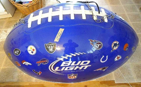 Bud Light football shaped pool table light has a new ballast and works. Approx. 4' wide.