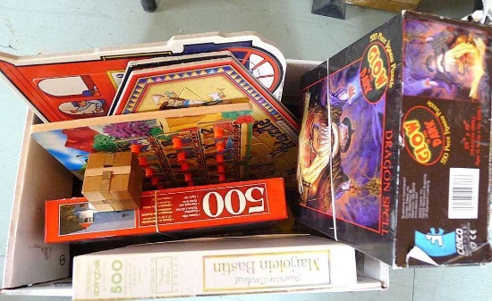 Box of puzzles for children and adults up to 1000 pc.