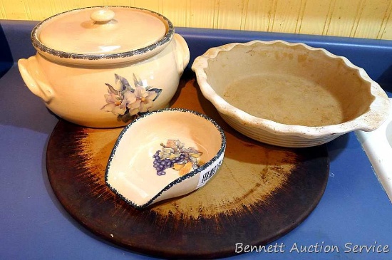 Pampered Chef pizza stone is 15" diameter and glazed stoneware deep dish pie plate; Home & Garden