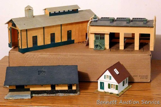 Model railroad accessories including smaller depot marked Tyco-Kit West Germany, approx. 8" wide x