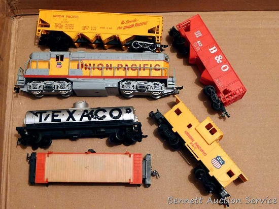 Model railroad HO scale engine and cars including a Union Pacific engine that was made in Yugoslavia