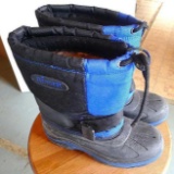 Ranger winter boots size 4 with Thermolite liners.