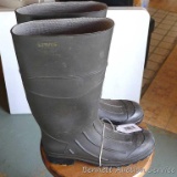 Servus tall rubber boots size 11 made in USA.