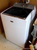 Maytag Bravos XL washing machine, model MVWB835DW1; measures 27