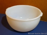 White glass mixing bowl measures 9-1/2