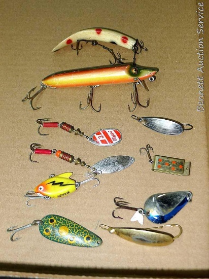 Vintage lures including Heddon's Dowager, one marked U20, two Johnson's ...