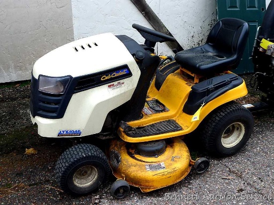 Only 167 hours on this Cub Cadet Hydrostatic drive lawn tractor model LTX1046